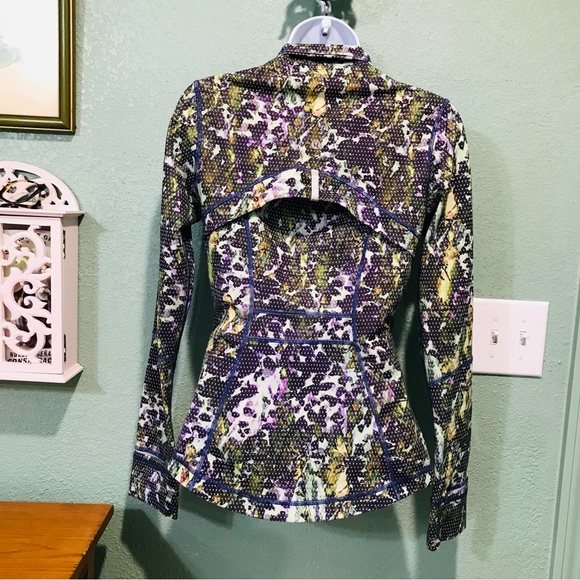 Lululemon Define Jacket Floral Sport White Multi Sz 6 - Picture 10 of 13